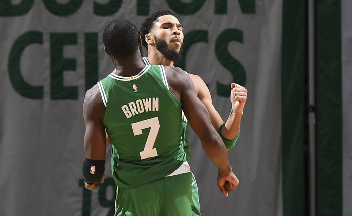 [NBA]夏普单挑科林斯 强硬三分正中靶心